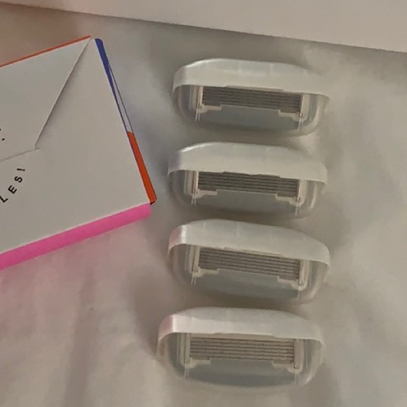 COPY - NWT Bundle of Billie Razor Refill - Picture 2 of 4